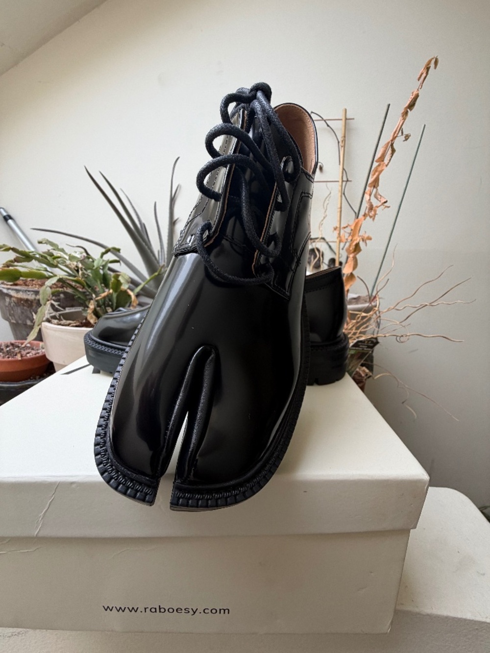 Raboesy Womens Black Lace Up Thick Heel Tabi Loafers | Size 40